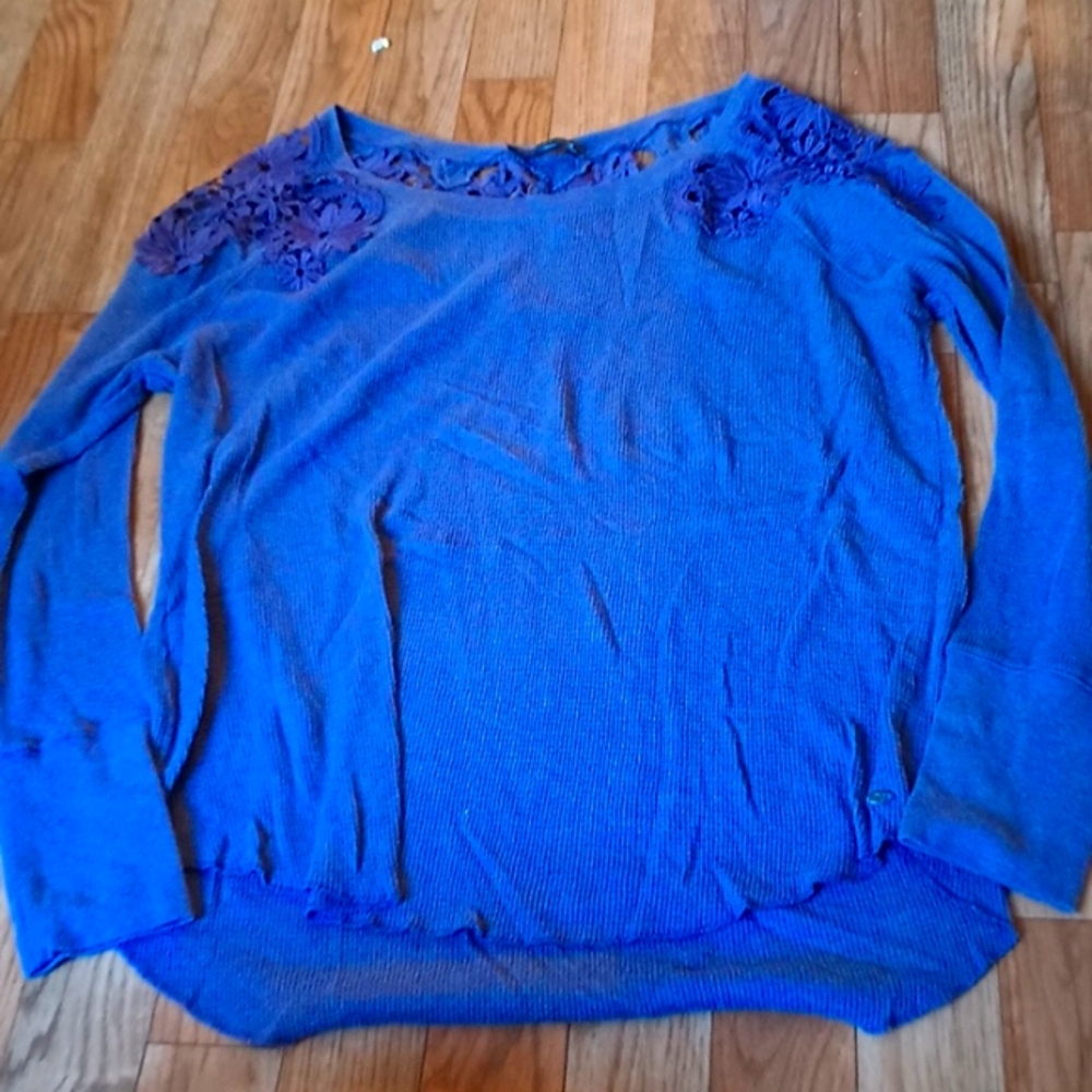 American eagle long sleeve shirt